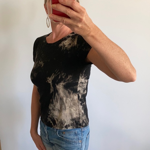 Black & Greyish Color Tie Dye Tee - Picture 10 of 10